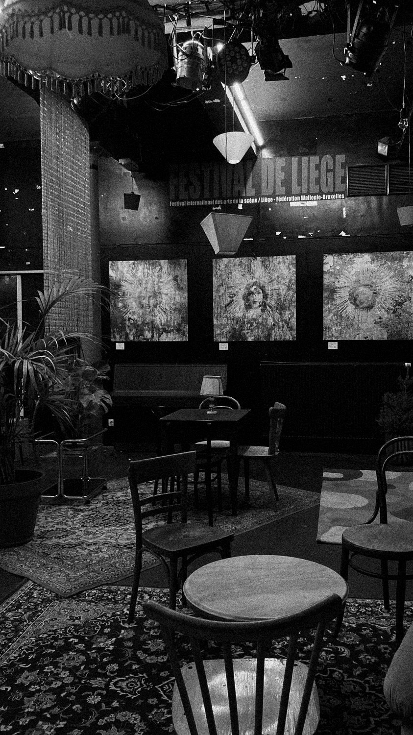 Caserne Fonck — espace bar (argentique N&B)